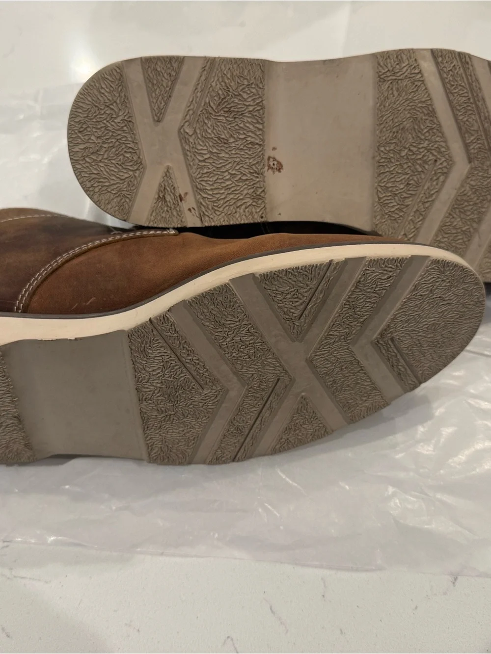 Dr. Scholl's Men's Chestnut Brown Leather Chukka Boots (Men's US Size 9)